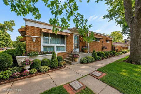 Tiny photo for 3800 Highland Avenue, Berwyn, IL 60402 (MLS # 12689430)