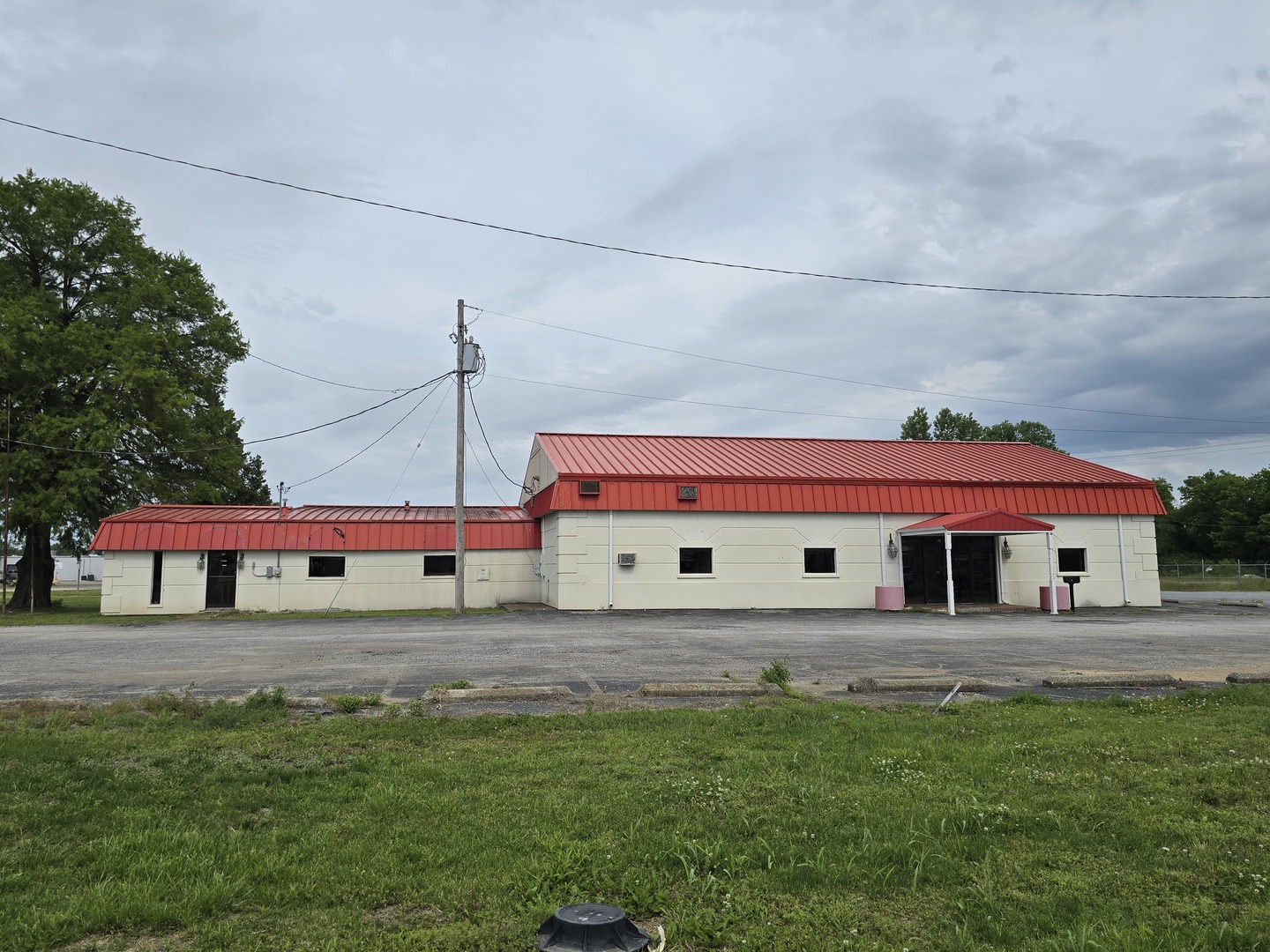 404 N COMMERCIAL Street