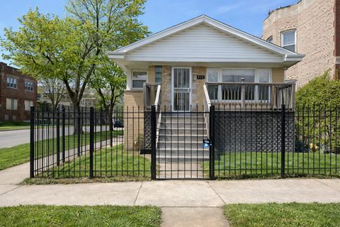 Photo of 7758 S Burnham Avenue, Chicago, IL 60649 (MLS # 12540261)