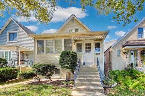 Photo of 4544 N Mulligan Avenue, Chicago, IL 60630 (MLS # 12486925)