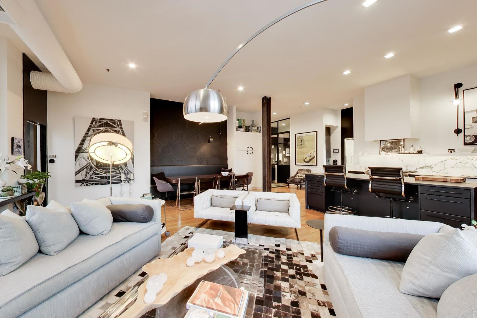 547 S Clark Street 1403