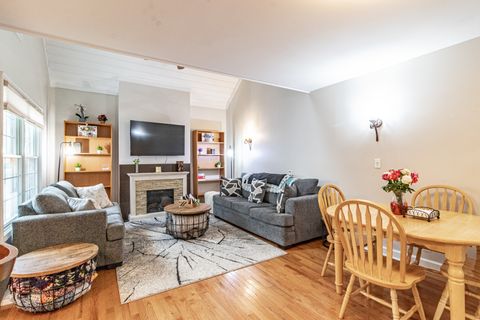 Tiny photo for 727 Colby Court, Gurnee, IL 60031 (MLS # 12565581)