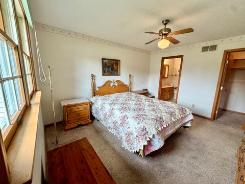 Tiny photo for 31 Colonial Drive, Clinton, IL 61727 (MLS # 12464539)