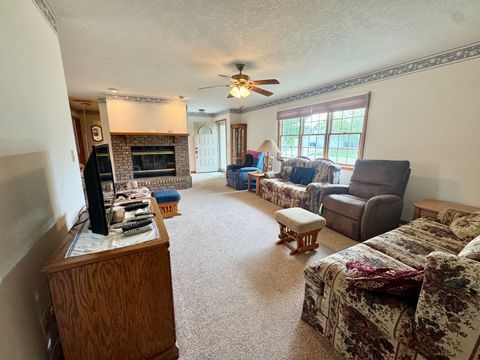 Tiny photo for 31 Colonial Drive, Clinton, IL 61727 (MLS # 12464539)