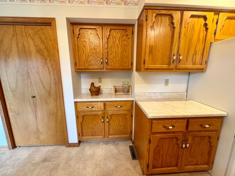 Tiny photo for 31 Colonial Drive, Clinton, IL 61727 (MLS # 12464539)