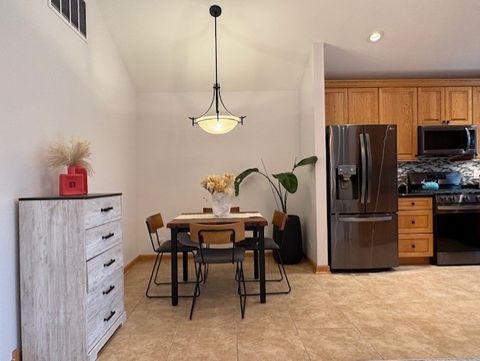 Tiny photo for 160 Inverness Court #A, Elk Grove Village, IL 60007 (MLS # 12502990)