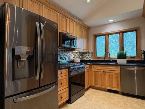 Tiny photo for 160 Inverness Court #A, Elk Grove Village, IL 60007 (MLS # 12502990)