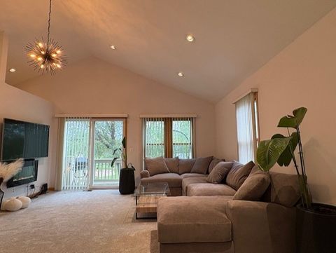 Tiny photo for 160 Inverness Court #A, Elk Grove Village, IL 60007 (MLS # 12502990)