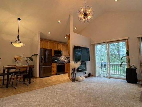 Tiny photo for 160 Inverness Court #A, Elk Grove Village, IL 60007 (MLS # 12502990)