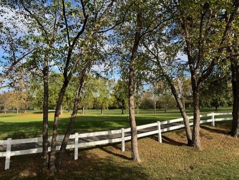 Tiny photo for 160 Inverness Court #A, Elk Grove Village, IL 60007 (MLS # 12502990)