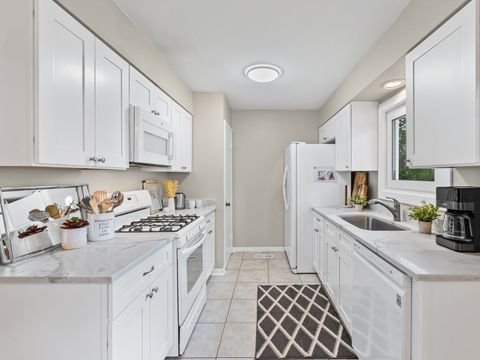 Tiny photo for 1124 LOVELL Court, Elk Grove Village, IL 60007 (MLS # 12446602)