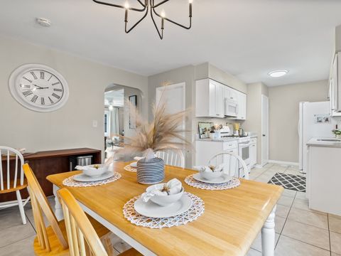 Tiny photo for 1124 LOVELL Court, Elk Grove Village, IL 60007 (MLS # 12446602)