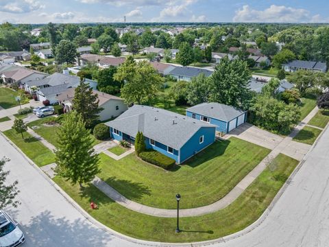 Tiny photo for 1124 LOVELL Court, Elk Grove Village, IL 60007 (MLS # 12446602)