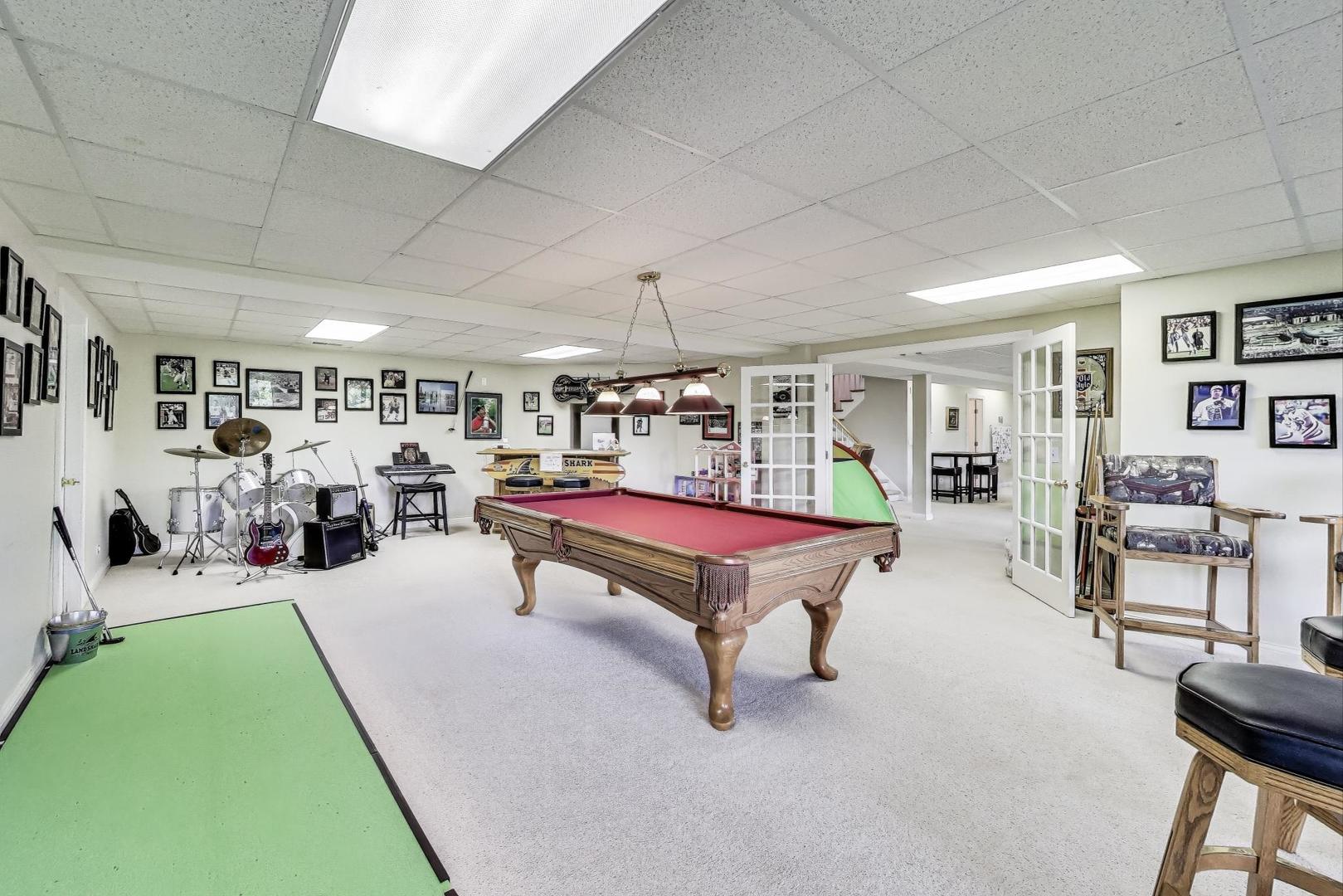 17n431 Oak Knoll Lane