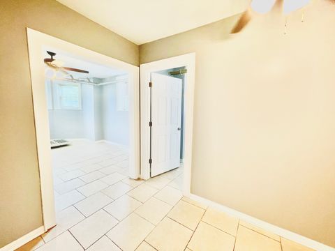 Tiny photo for 2300 W Granville Avenue #G, Chicago, IL 60659 (MLS # 12431476)