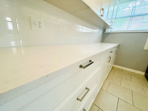 Tiny photo for 2300 W Granville Avenue #G, Chicago, IL 60659 (MLS # 12431476)