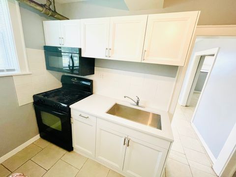 Tiny photo for 2300 W Granville Avenue #G, Chicago, IL 60659 (MLS # 12431476)