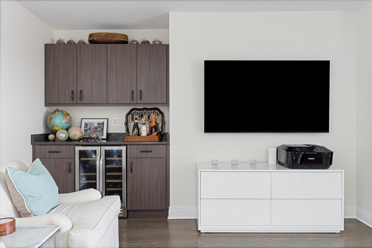 1350 W Diversey Parkway 3