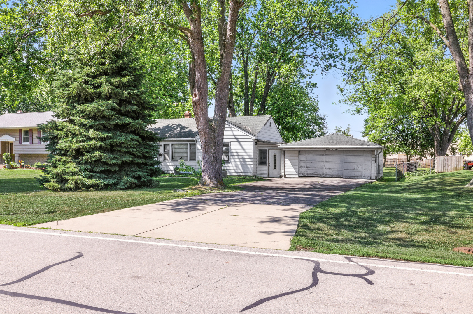 1108 Everett Lane