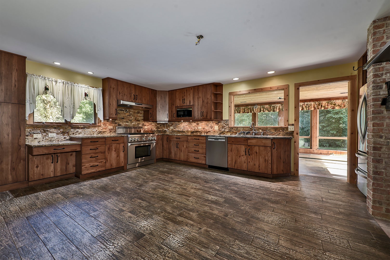 105 Lomond Drive