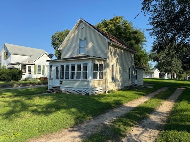 511 E 5th Street