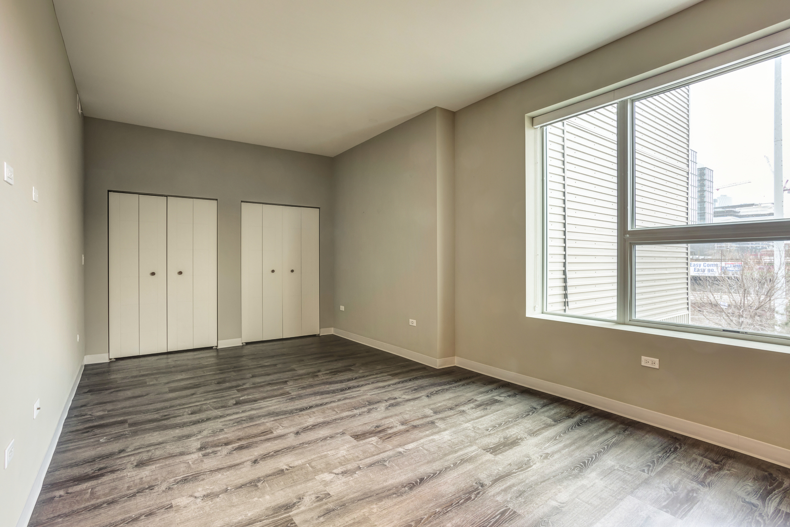 851 W Grand Avenue 206