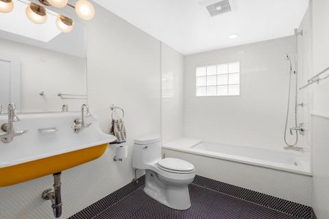 Tiny photo for 2037 W MCLEAN Avenue, Chicago, IL 60647 (MLS # 12571454)