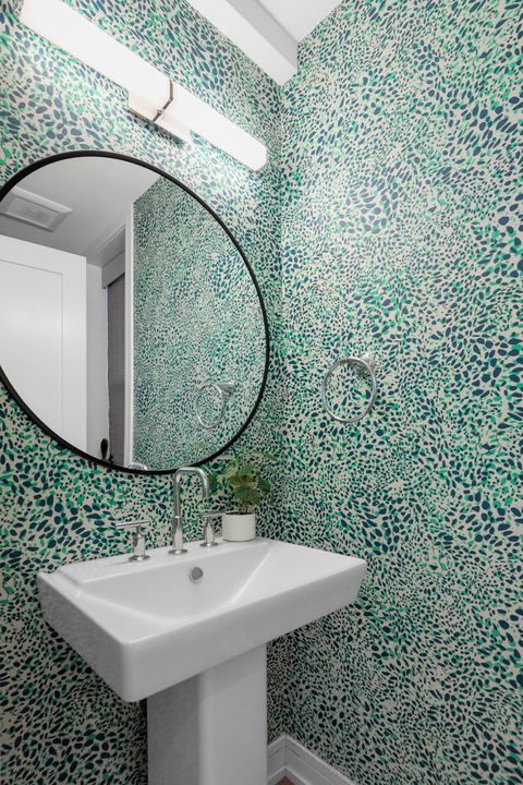 Tiny photo for 2037 W MCLEAN Avenue, Chicago, IL 60647 (MLS # 12571454)