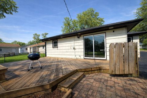 Tiny photo for 2109 Park Street, Rolling Meadows, IL 60008 (MLS # 12623902)