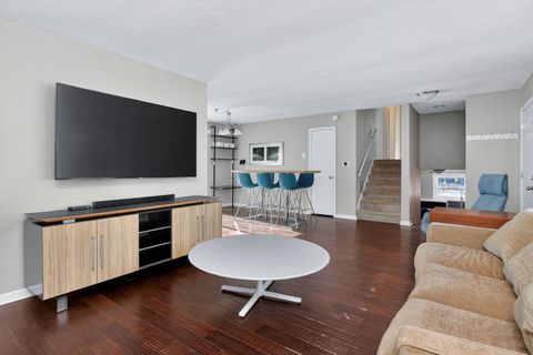 Tiny photo for 522 Apache Lane, Carol Stream, IL 60188 (MLS # 12537928)