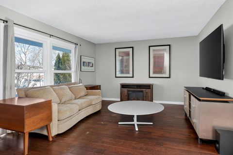 Tiny photo for 522 Apache Lane, Carol Stream, IL 60188 (MLS # 12537928)