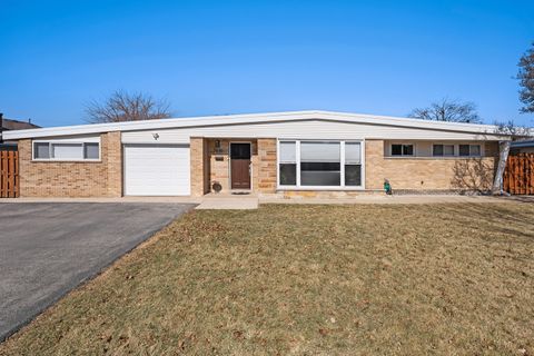 Photo of 7830 W CARMEN Avenue, Norridge, IL 60706 (MLS # 12578975)