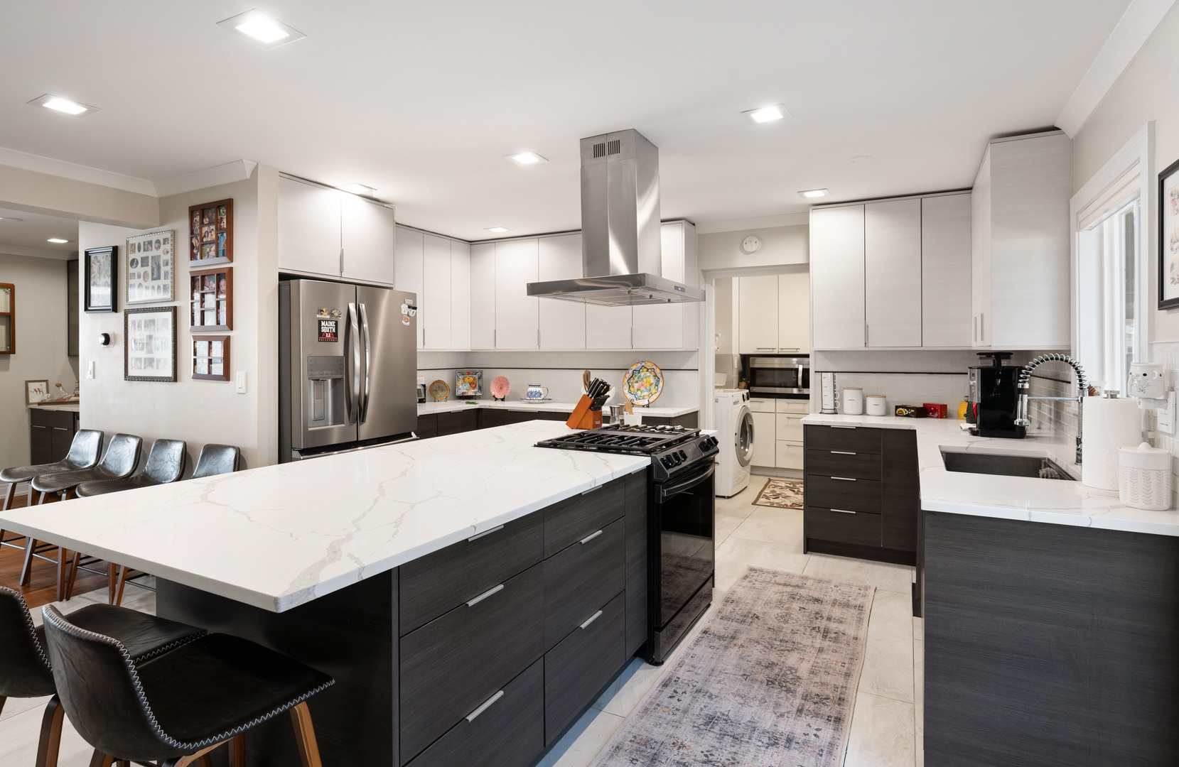 7830 W CARMEN Avenue