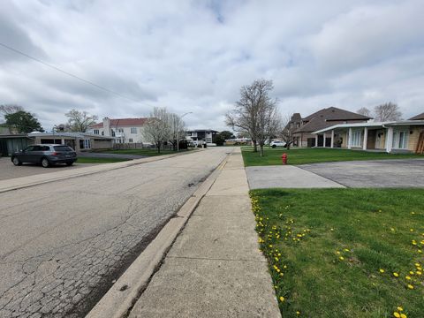 Tiny photo for 7830 W CARMEN Avenue, Norridge, IL 60706 (MLS # 12578975)