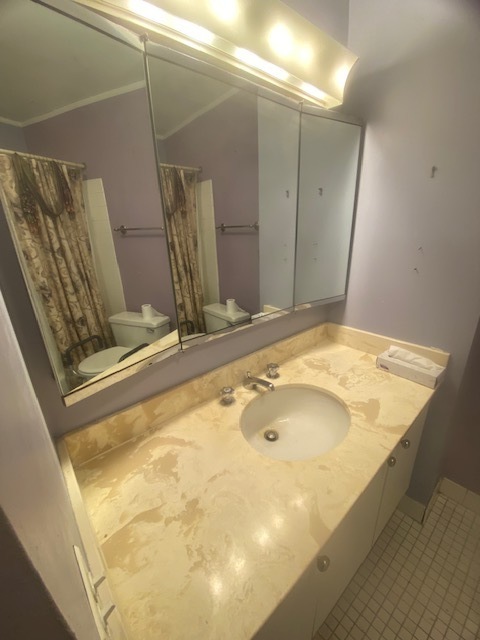 Chicago, Illinois 60640, United States, 1 Bedroom Bedrooms, ,1 BathroomBathrooms,Residential,Contingent,254655