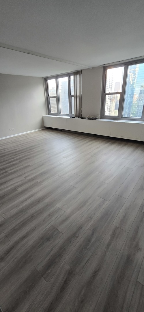 400 E RANDOLPH Street 3712