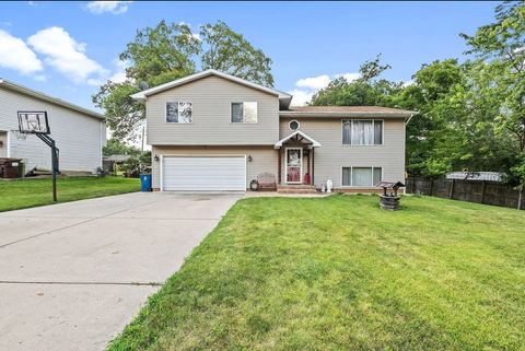 Tiny photo for 711 Osage Street, Joliet, IL 60432 (MLS # 12639988)