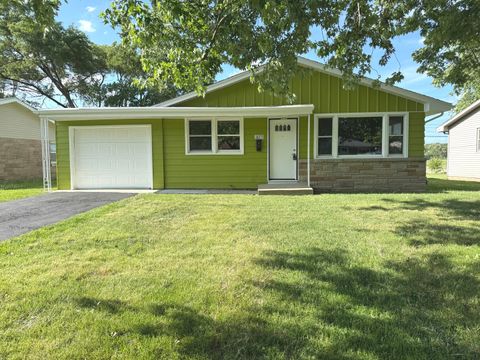 Photo of 1875 Notre Dame Street, Kankakee, IL 60901 (MLS # 12401024)