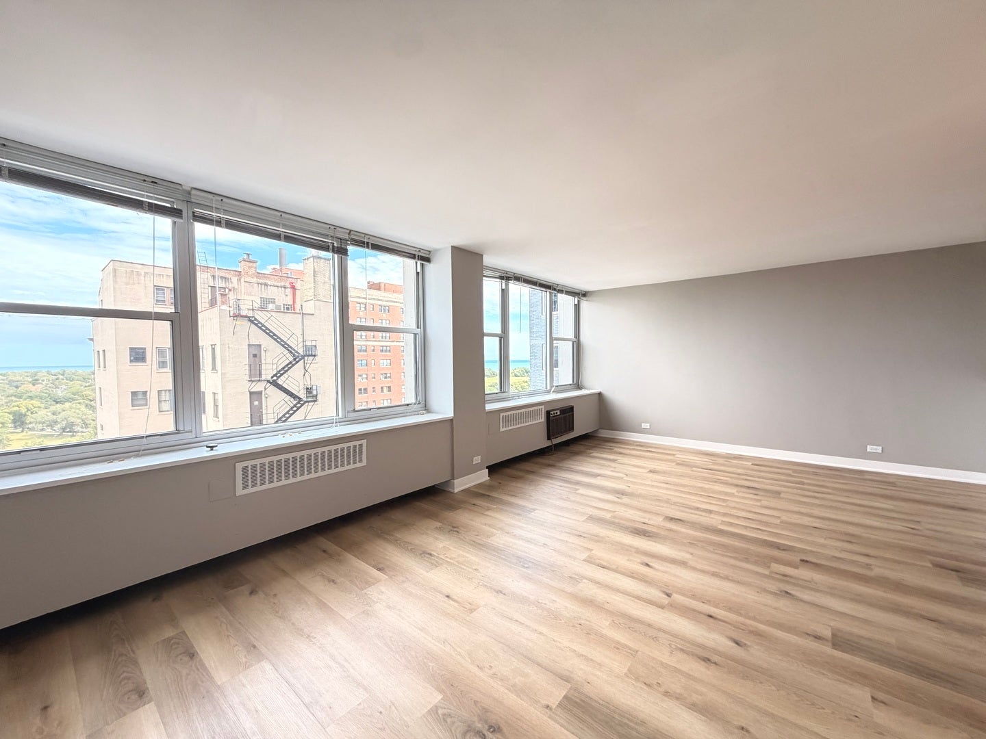 4250 N Marine Drive 1432