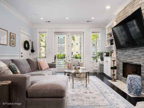 Tiny photo for 3156 N Cambridge Avenue #2, Chicago, IL 60657 (MLS # 12717540)