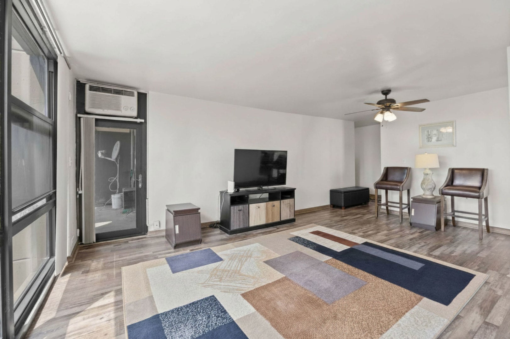 2605 S Indiana Avenue 1007-B