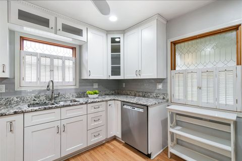 Tiny photo for 4539 Clyde Avenue, Lyons, IL 60534 (MLS # 12579494)