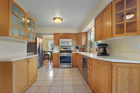 Tiny photo for 1137 Lockwood Court E, Buffalo Grove, IL 60089 (MLS # 12713338)