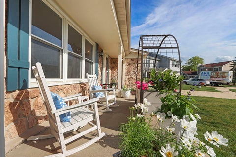 Tiny photo for 1137 Lockwood Court E, Buffalo Grove, IL 60089 (MLS # 12713338)