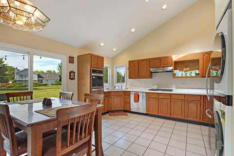 Tiny photo for 1137 Lockwood Court E, Buffalo Grove, IL 60089 (MLS # 12713338)