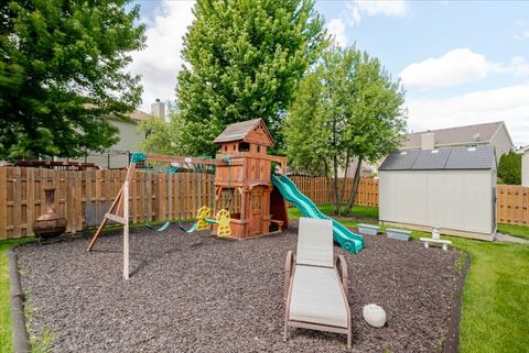 Tiny photo for 4 Forest Cove Court, Streamwood, IL 60107 (MLS # 12641421)