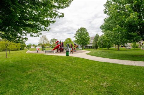 Tiny photo for 4 Forest Cove Court, Streamwood, IL 60107 (MLS # 12641421)