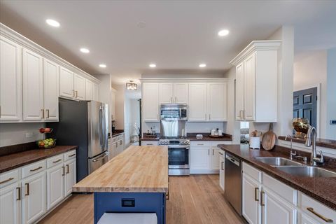 Tiny photo for 4 Forest Cove Court, Streamwood, IL 60107 (MLS # 12641421)