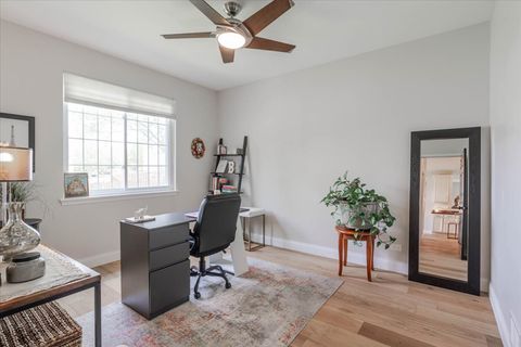 Tiny photo for 4 Forest Cove Court, Streamwood, IL 60107 (MLS # 12641421)