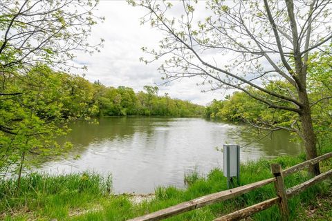 Tiny photo for 4 Forest Cove Court, Streamwood, IL 60107 (MLS # 12641421)